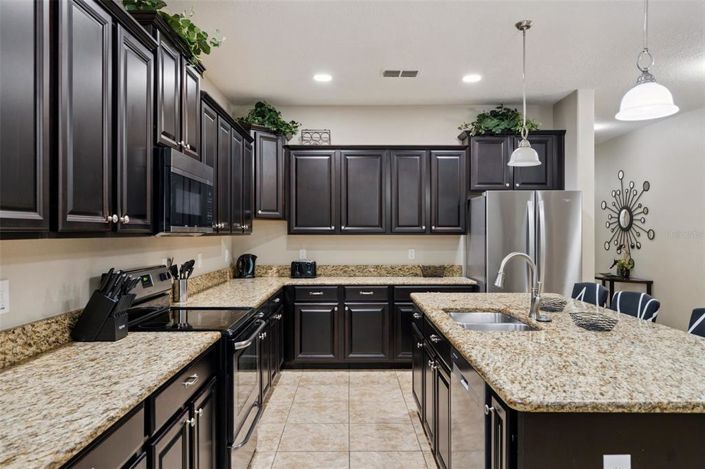 Image No.12-6 Bed House for sale