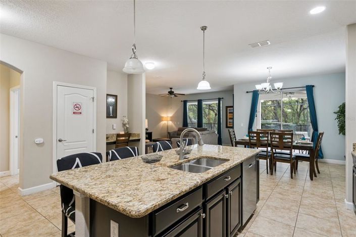 Image No.9-6 Bed House for sale