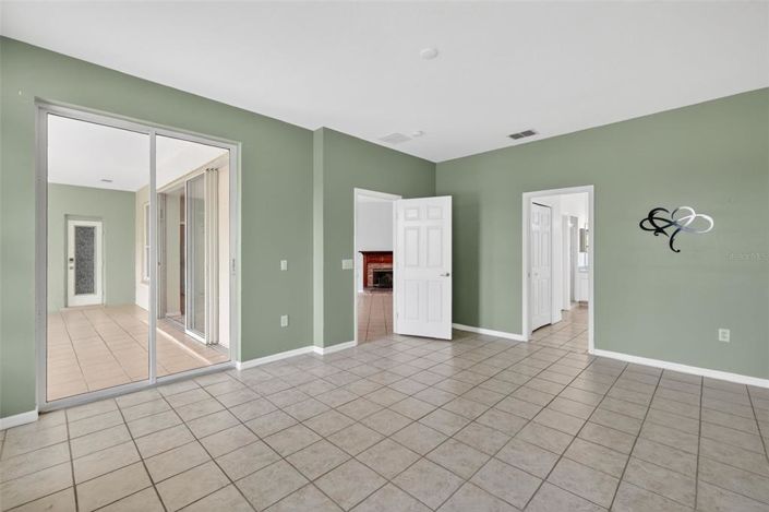 Image No.19-4 Bed House for sale