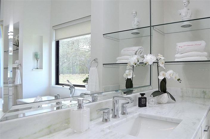 Image No.39-4 Bed House for sale