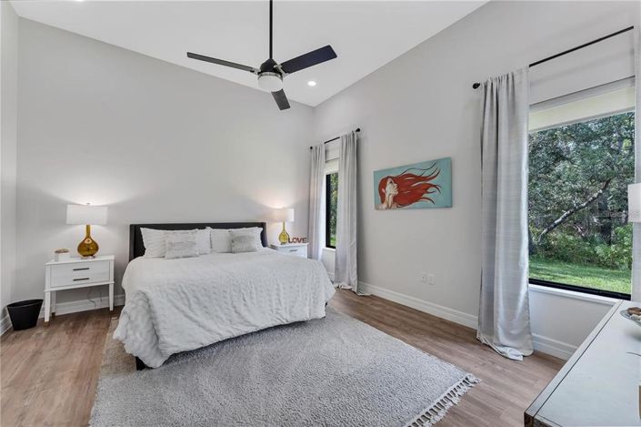 Image No.42-4 Bed House for sale