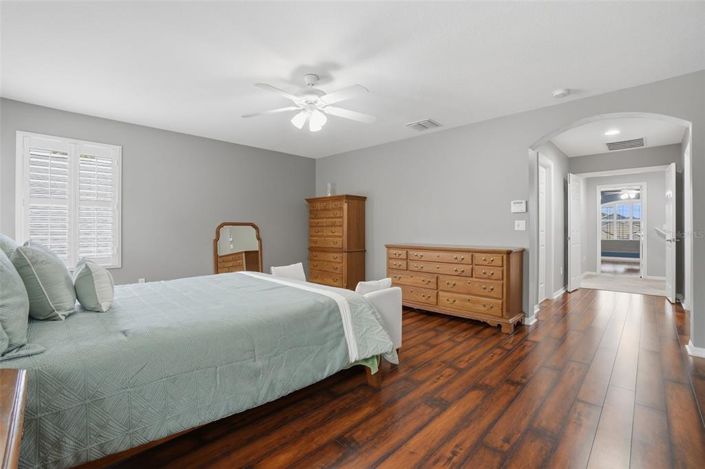 Image No.20-5 Bed House for sale