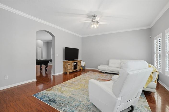 Image No.9-5 Bed House for sale