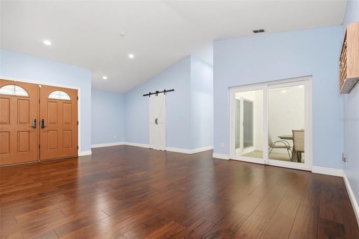 Image No.6-4 Bed House for sale