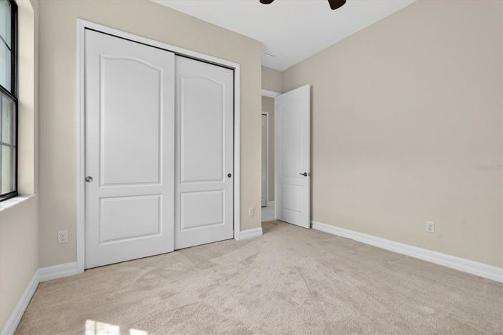 Image No.18-4 Bed House for sale
