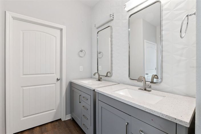 Image No.15-3 Bed House for sale