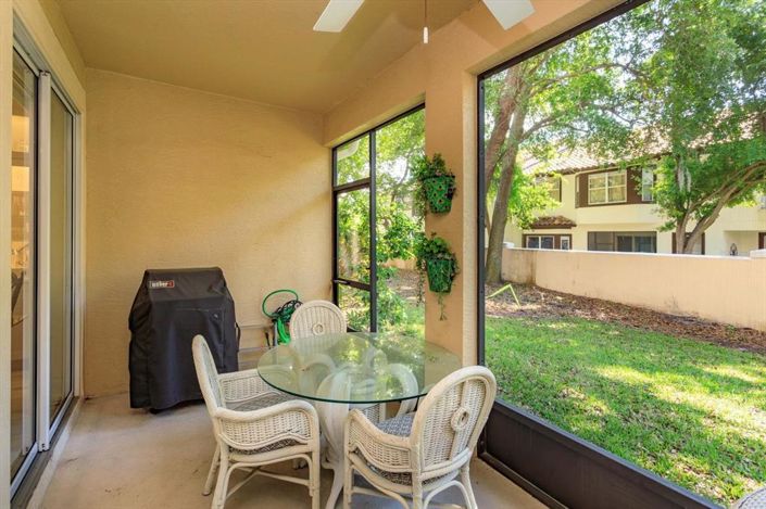 Image No.25-3 Bed Townhouse for sale