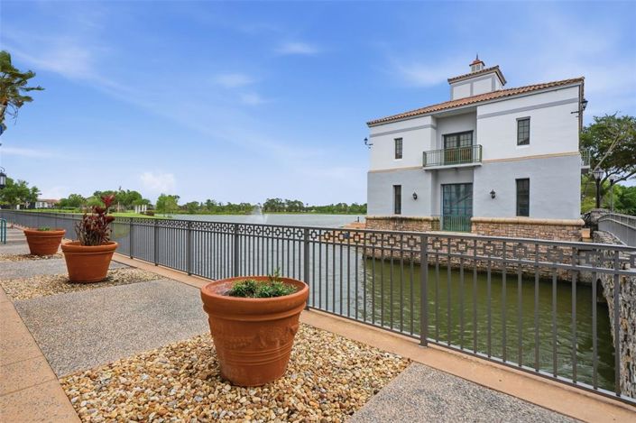 Image No.35-2 Bed Villa for sale