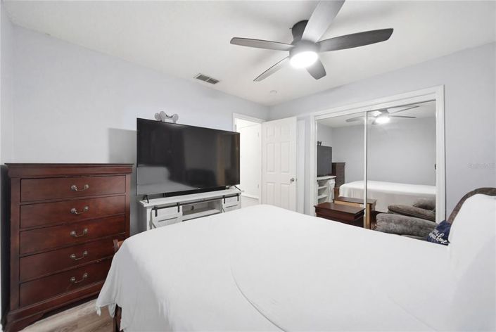 Image No.17-2 Bed House for sale