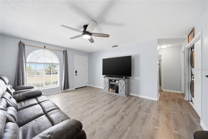 Image No.9-2 Bed House for sale