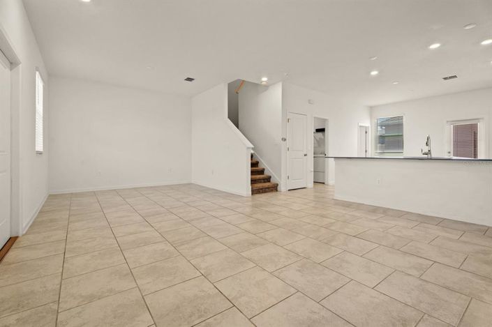 Image No.5-3 Bed Townhouse for sale