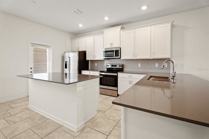 Image No.8-3 Bed Townhouse for sale