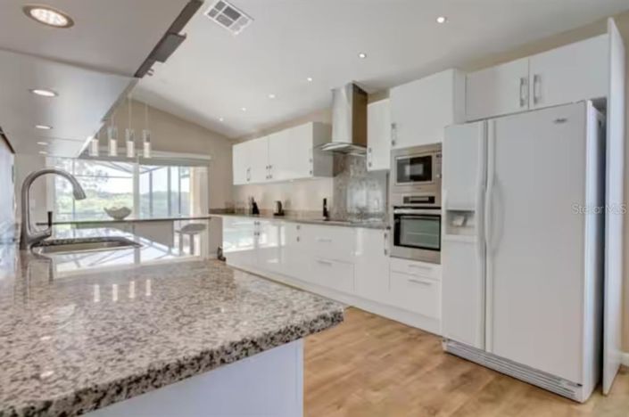 Image No.5-5 Bed House for sale