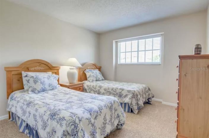 Image No.6-5 Bed House for sale