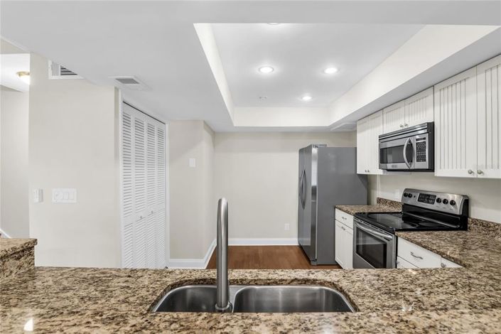 Image No.13-2 Bed Townhouse for sale