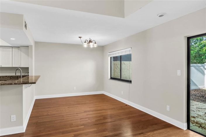 Image No.14-2 Bed Townhouse for sale