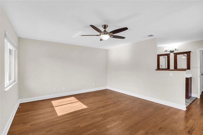 Image No.19-2 Bed Townhouse for sale