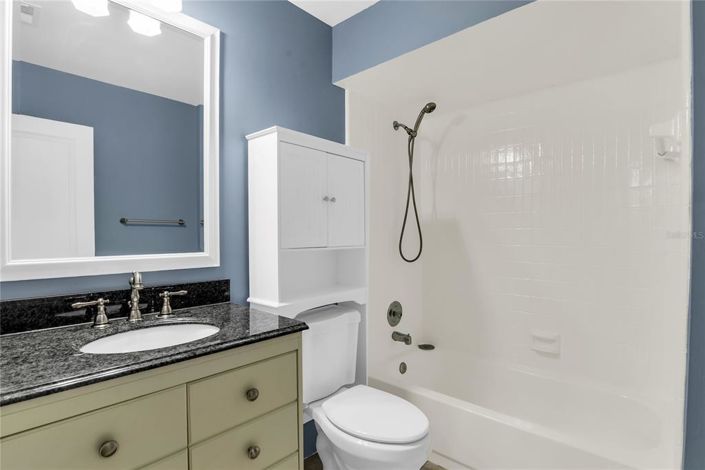 Image No.26-2 Bed Townhouse for sale