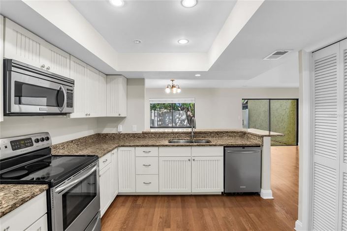 Image No.4-2 Bed Townhouse for sale