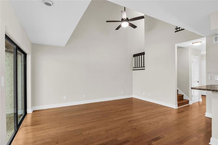 Image No.9-2 Bed Townhouse for sale