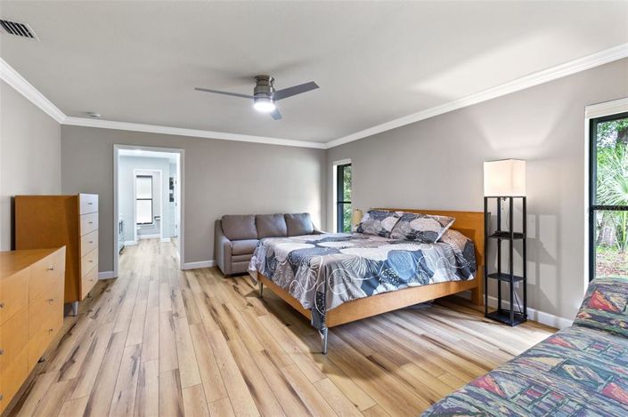 Image No.13-5 Bed House for sale