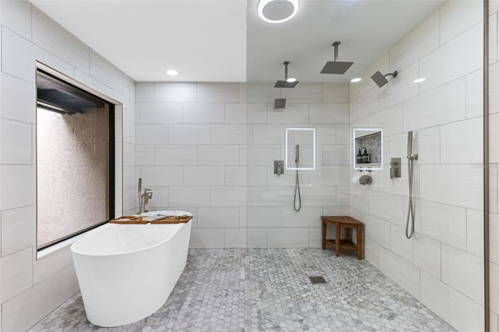 Image No.16-5 Bed House for sale