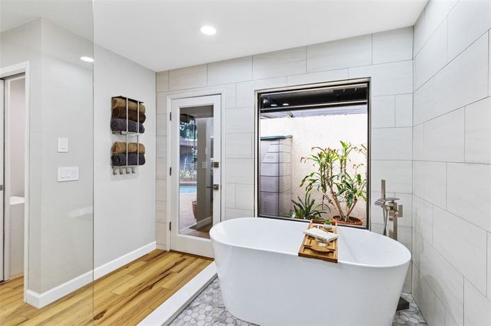 Image No.17-5 Bed House for sale