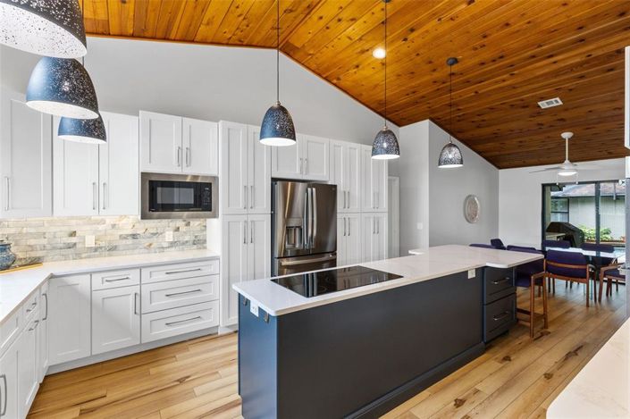 Image No.24-5 Bed House for sale