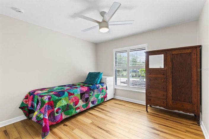 Image No.30-5 Bed House for sale