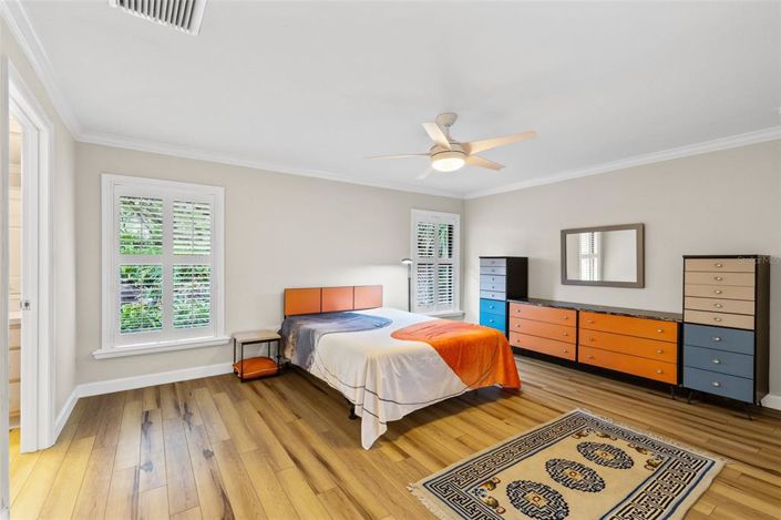 Image No.41-5 Bed House for sale