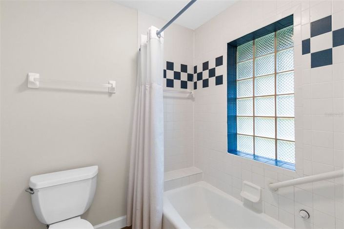 Image No.44-5 Bed House for sale