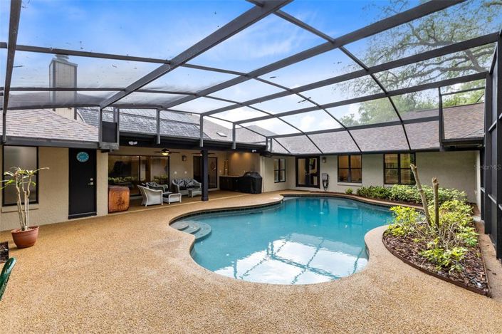 Image No.6-5 Bed House for sale