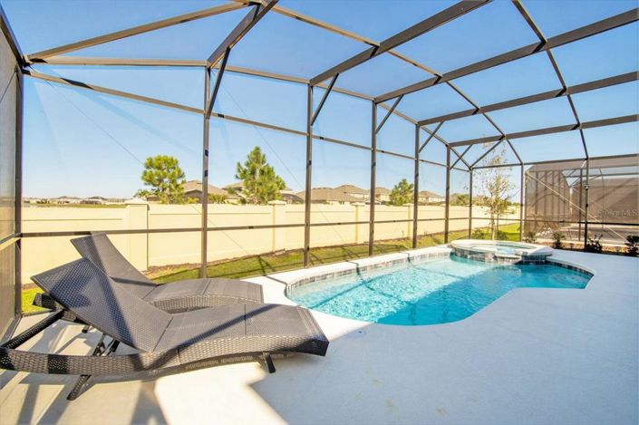 Image No.18-5 Bed House for sale