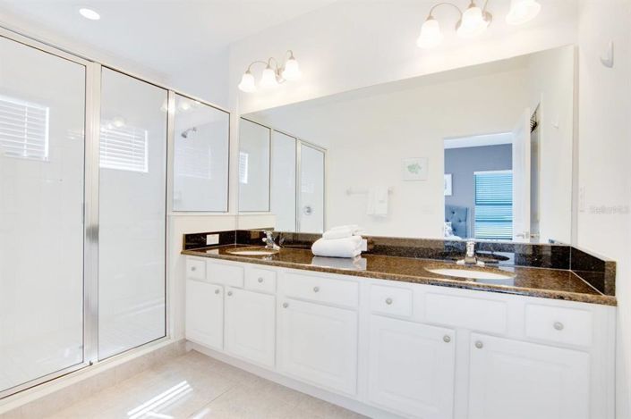 Image No.20-5 Bed House for sale