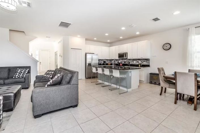 Image No.3-5 Bed House for sale