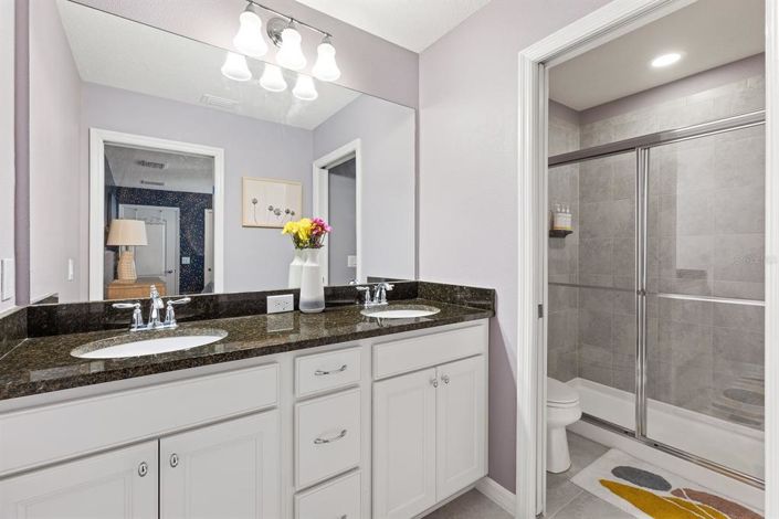 Image No.17-8 Bed House for sale