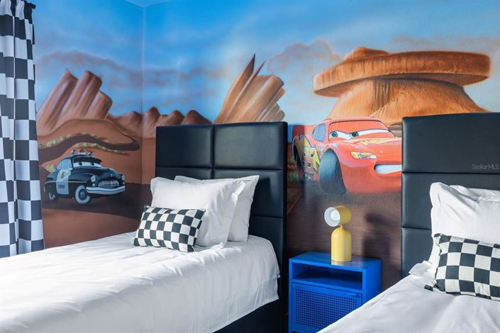 Image No.18-8 Bed House for sale