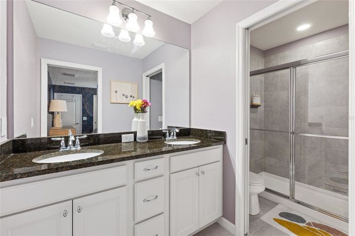 Image No.29-8 Bed House for sale