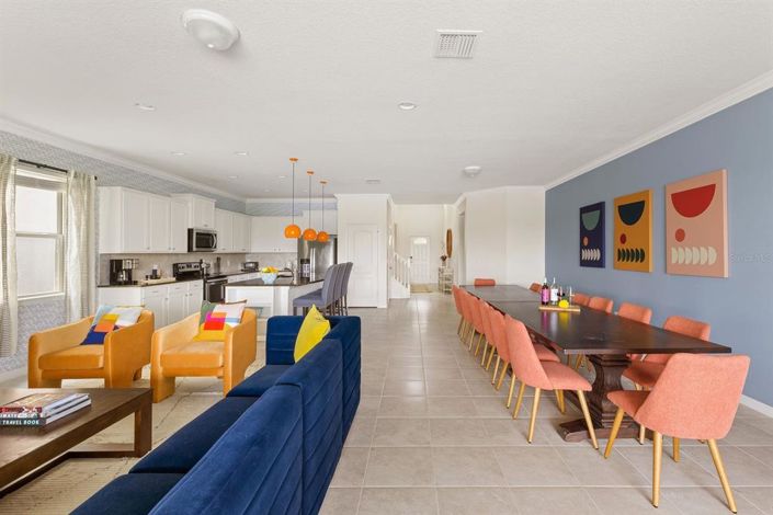 Image No.6-8 Bed House for sale