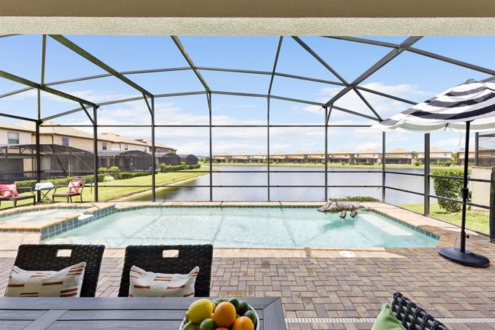 Image No.8-8 Bed House for sale