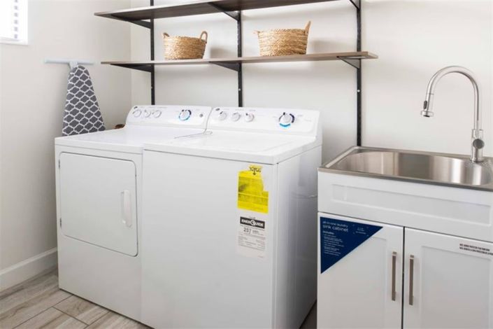 Image No.13-6 Bed House for sale