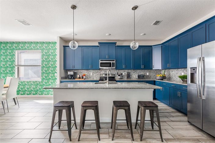 Image No.3-6 Bed House for sale