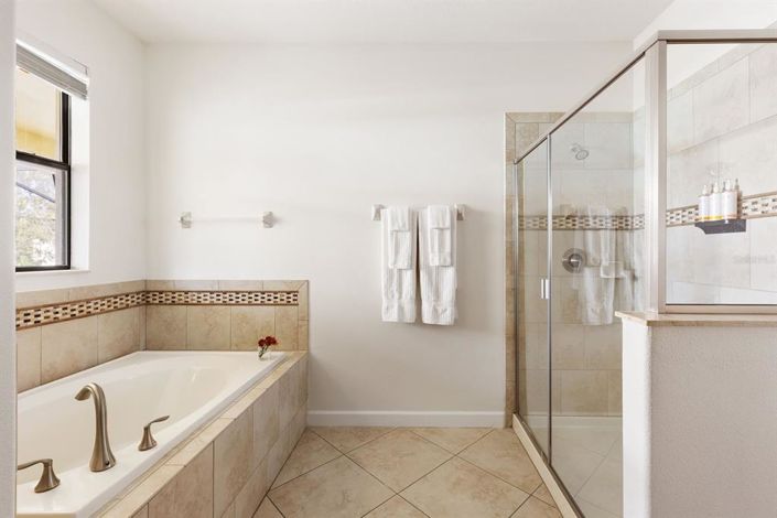 Image No.16-8 Bed House for sale