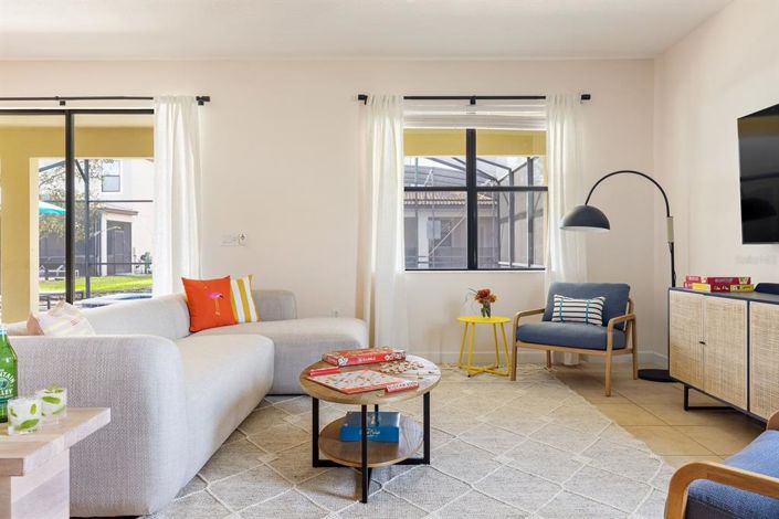 Image No.2-8 Bed House for sale