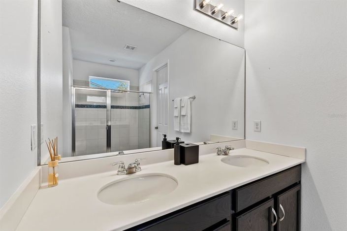 Image No.21-9 Bed House for sale