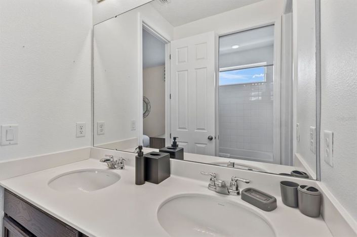 Image No.23-9 Bed House for sale