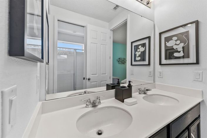 Image No.30-9 Bed House for sale