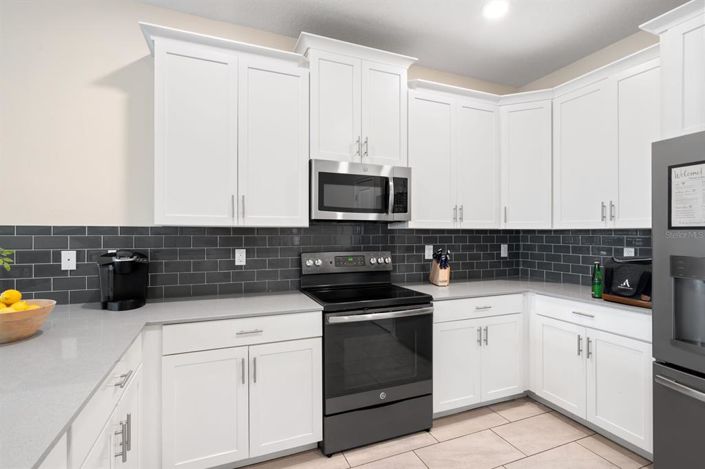 Image No.6-8 Bed House for sale