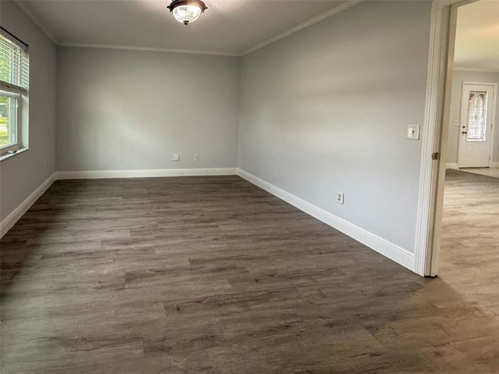 Image No.15-3 Bed House for sale