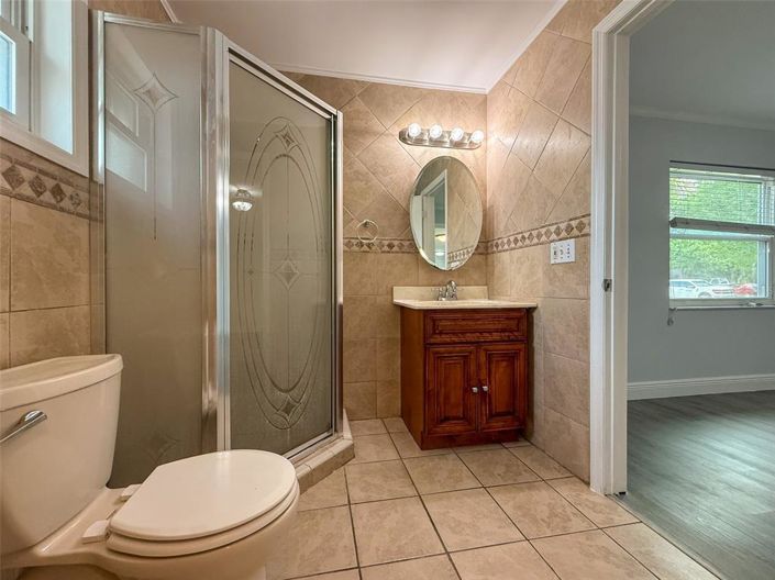 Image No.18-3 Bed House for sale